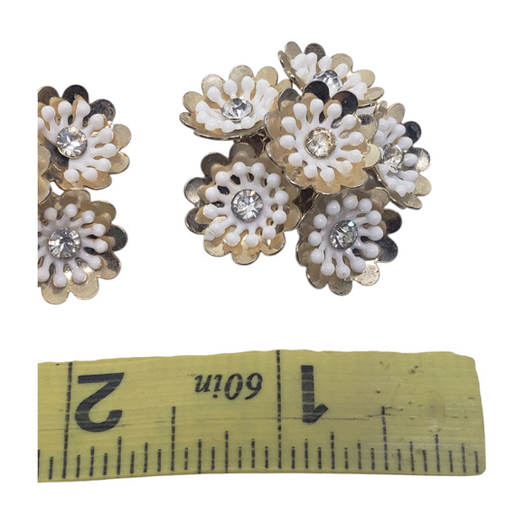 Vintage RARE Coro Clip-On Earrings White Daisy Cluster Rhinestone Center - Picture 6 of 15